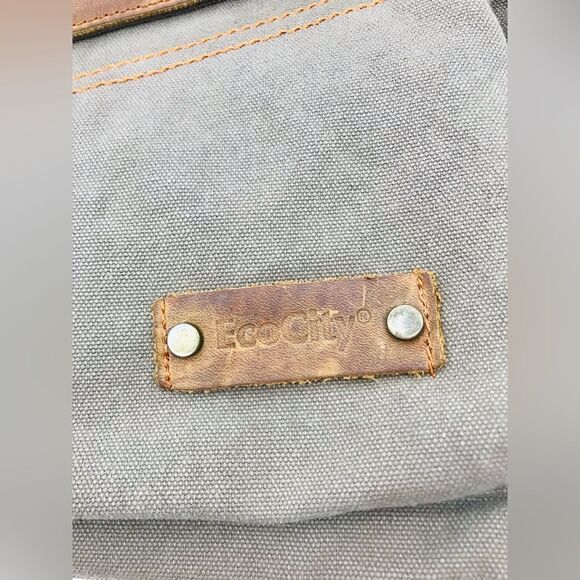 Ecocity Crossbody Messenger Bag Canvas & Leather - Picture 2 of 4